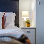 2 King Size Beds In Manhattan Styled Oversize *