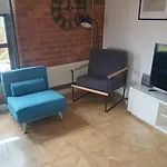 2 King Size Beds In Manhattan Styled Oversize Leeds (West Yorkshire)