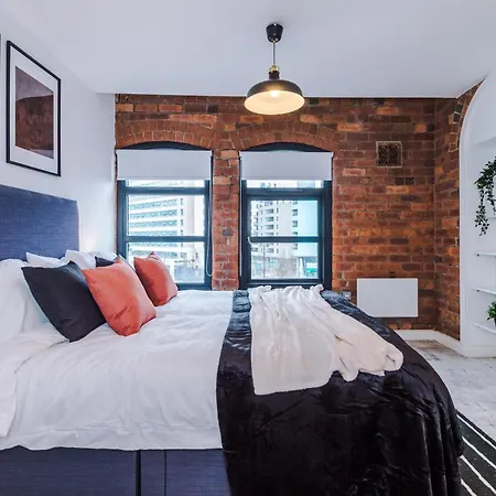 2 King Size Beds In Manhattan Styled Oversize Lejlighed Leeds (West Yorkshire)