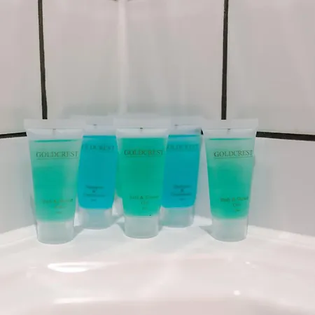 2 King Size Beds In Manhattan Styled Oversize Leeds (West Yorkshire)