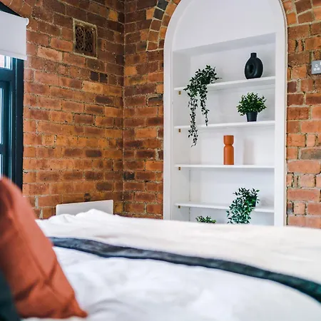 2 King Size Beds In Manhattan Styled Oversize * 利兹