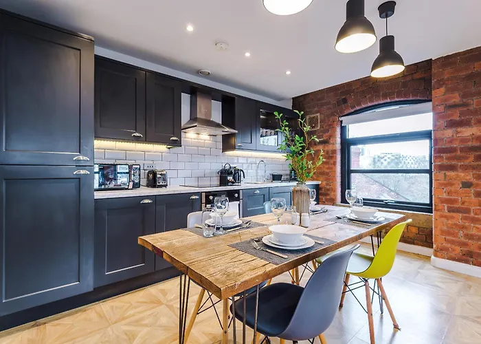 2 King Size Beds In Manhattan Styled Oversize * Leeds (West Yorkshire)