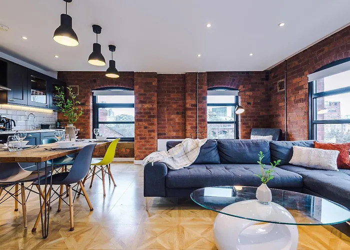 2 King Size Beds In Manhattan Styled Oversize