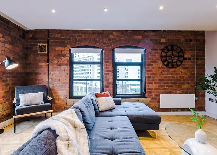 2 King Size Beds In Manhattan Styled Oversize Leeds (West Yorkshire)