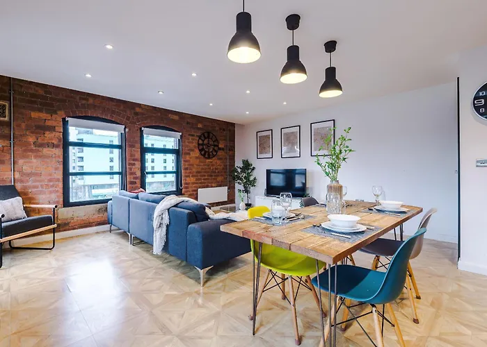 Apartment 2 King Size Beds In Manhattan Styled Oversize Leeds (West Yorkshire)