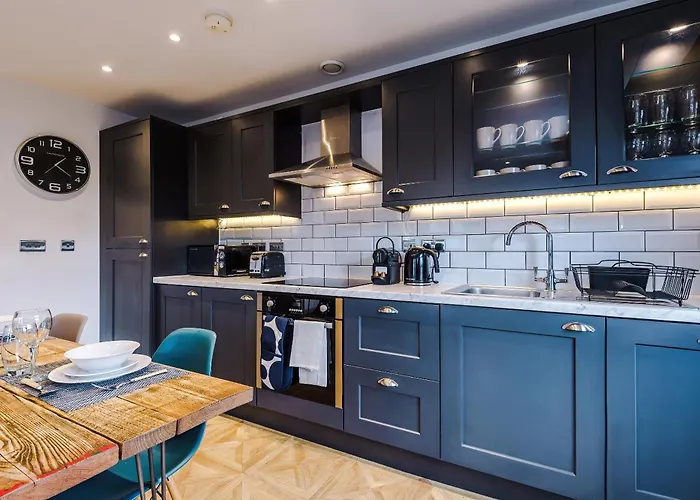 Apartment 2 King Size Beds In Manhattan Styled Oversize *