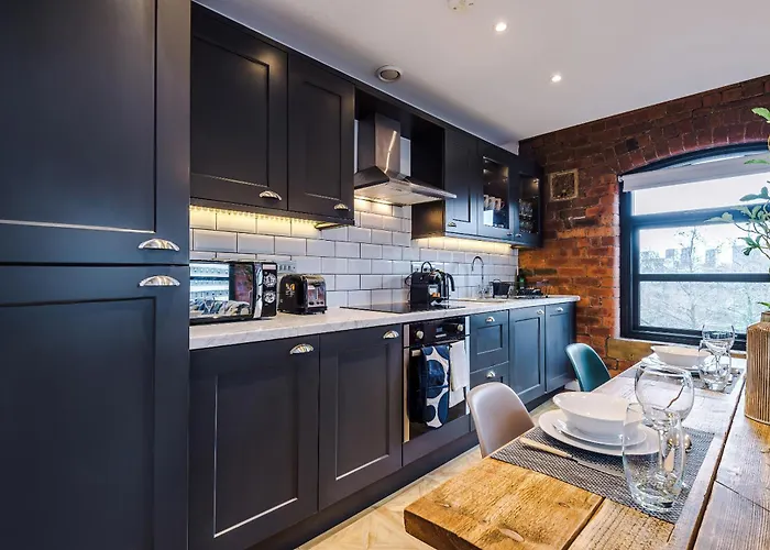 2 King Size Beds In Manhattan Styled Oversize