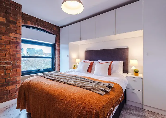 Apartment 2 King Size Beds In Manhattan Styled Oversize