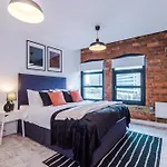 Apartment 2 King Size Beds In Manhattan Styled Oversize