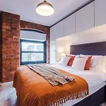Apartment 2 King Size Beds In Manhattan Styled Oversize *