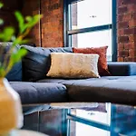 2 King Size Beds In Manhattan Styled Oversize Apartment