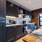 2 King Size Beds In Manhattan Styled Oversize