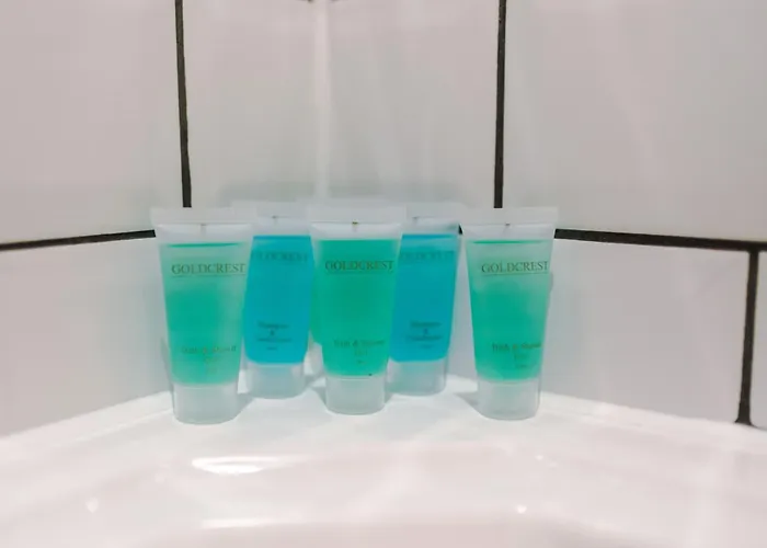 2 King Size Beds In Manhattan Styled Oversize Leeds (West Yorkshire)