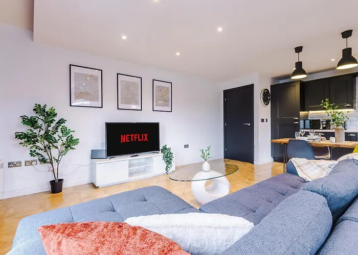 2 King Size Beds In Manhattan Styled Oversize * Leeds (West Yorkshire)